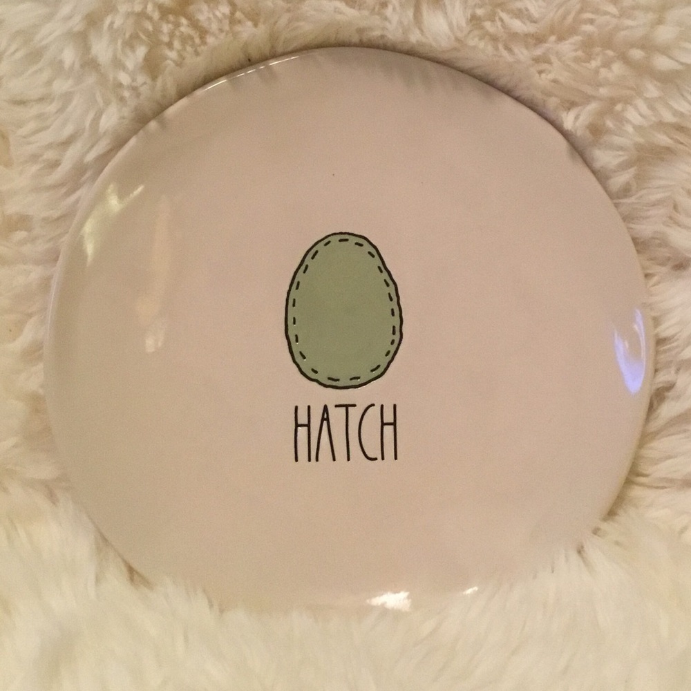NEW Rae Easter 8" Plate Green Stitch HATCH 2020